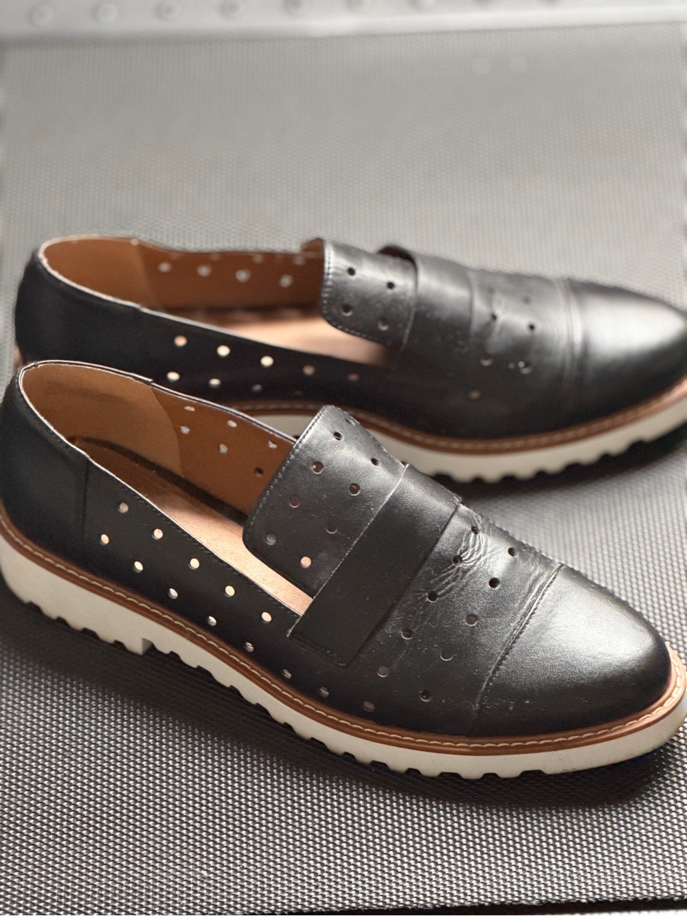 Excellent condition black shoes!